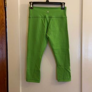 Lululemon capri leggings size 4